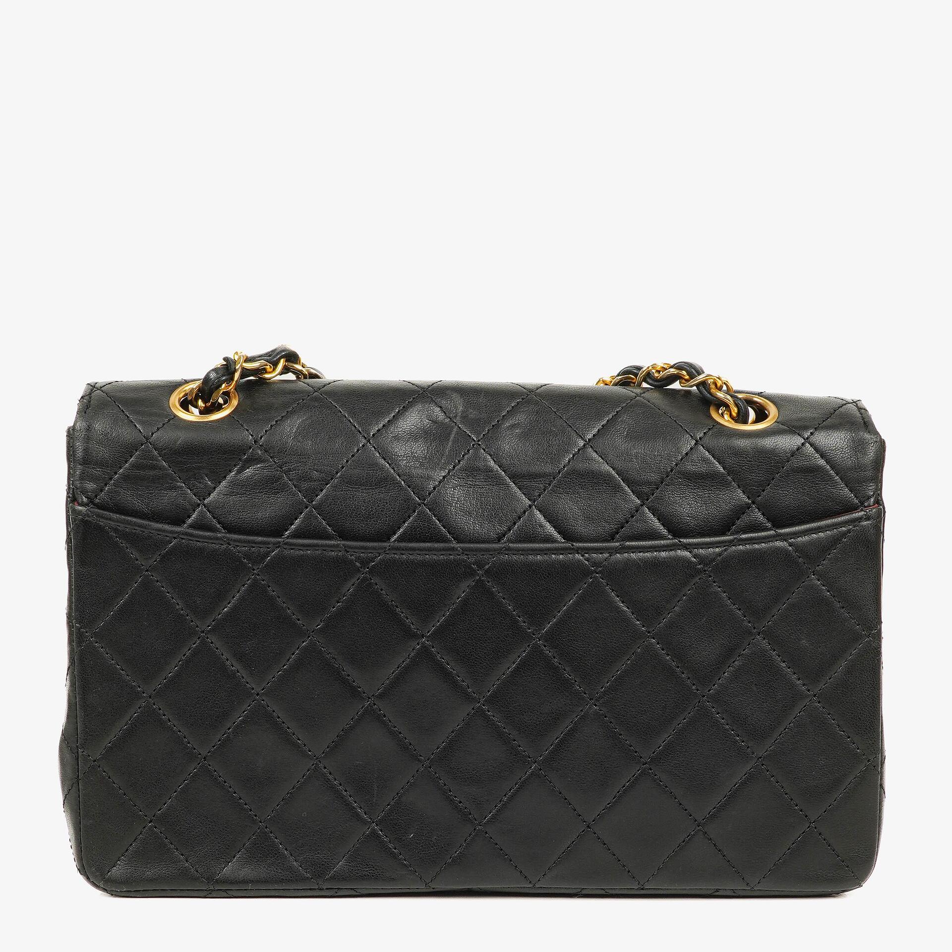 CHANEL Classic Kleine Flap Tasche aus Lammleder mit 24K vergoldeter Hardware