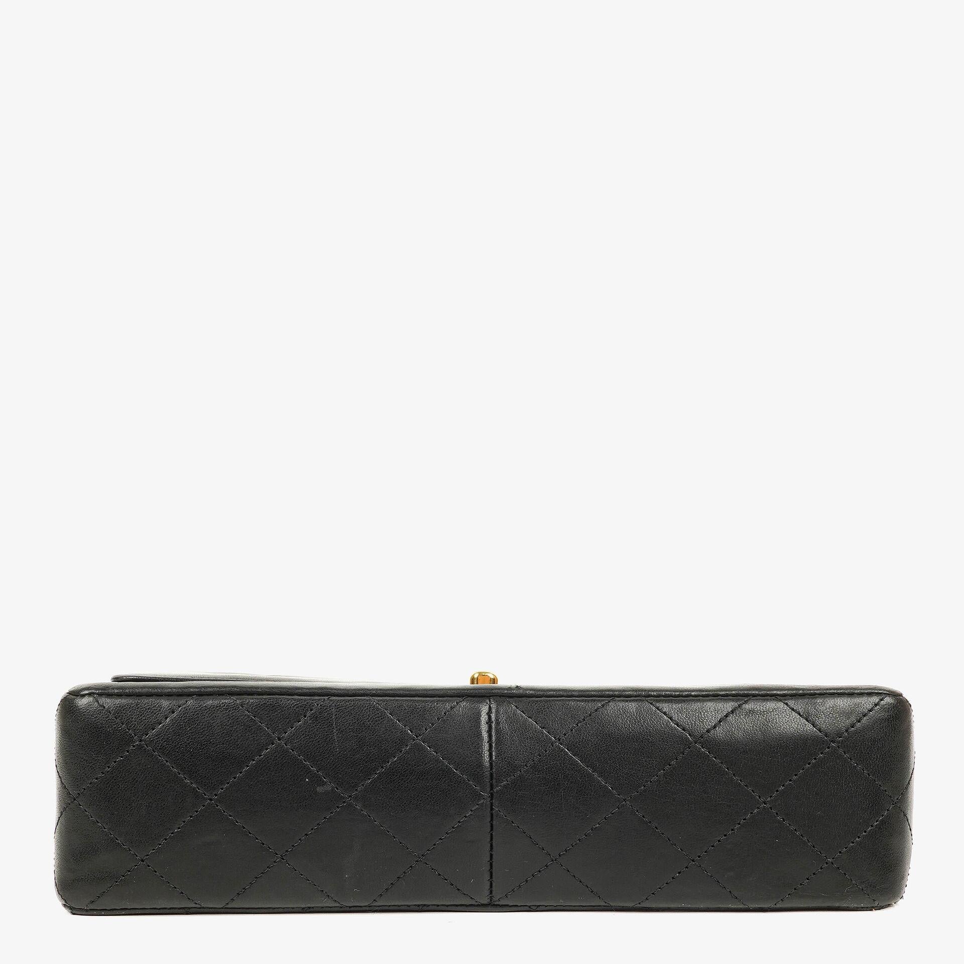 CHANEL Classic Kleine Flap Tasche aus Lammleder mit 24K vergoldeter Hardware