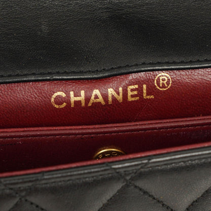 CHANEL Classic Kleine Flap Tasche aus Lammleder mit 24K vergoldeter Hardware
