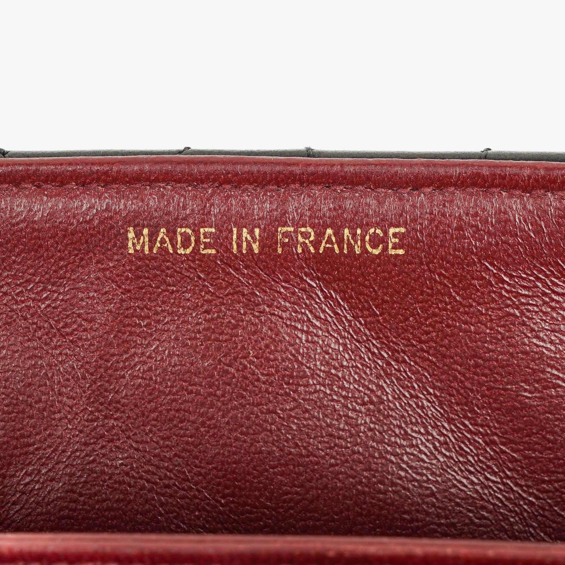 CHANEL Classic Kleine Flap Tasche aus Lammleder mit 24K vergoldeter Hardware