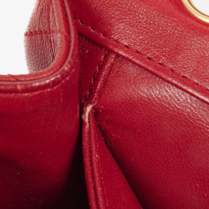 Chanel Classic Small Flap Bag aus rotem Lammleder mit 24K vergoldeter Hardware