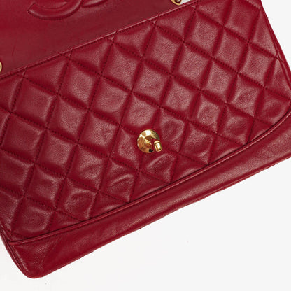 Chanel Classic Small Flap Bag aus rotem Lammleder mit 24K vergoldeter Hardware