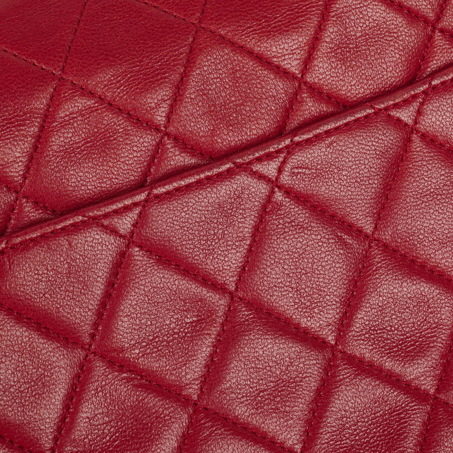Chanel Classic Small Flap Bag aus rotem Lammleder mit 24K vergoldeter Hardware