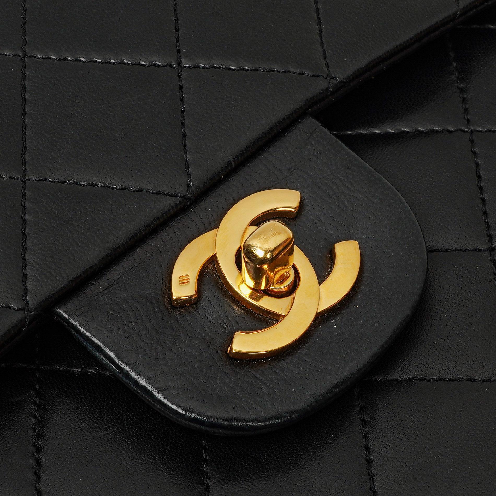 Chanel Classic Square Double Flap Tasche Schwarz Lammleder Steppung mit 24K vergoldeten Beschlägen 1986-1988