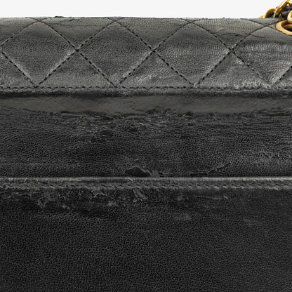 Chanel Classic Vintage Medium Trapeztasche aus schwarzem gestepptem Lammleder, 1989-1991