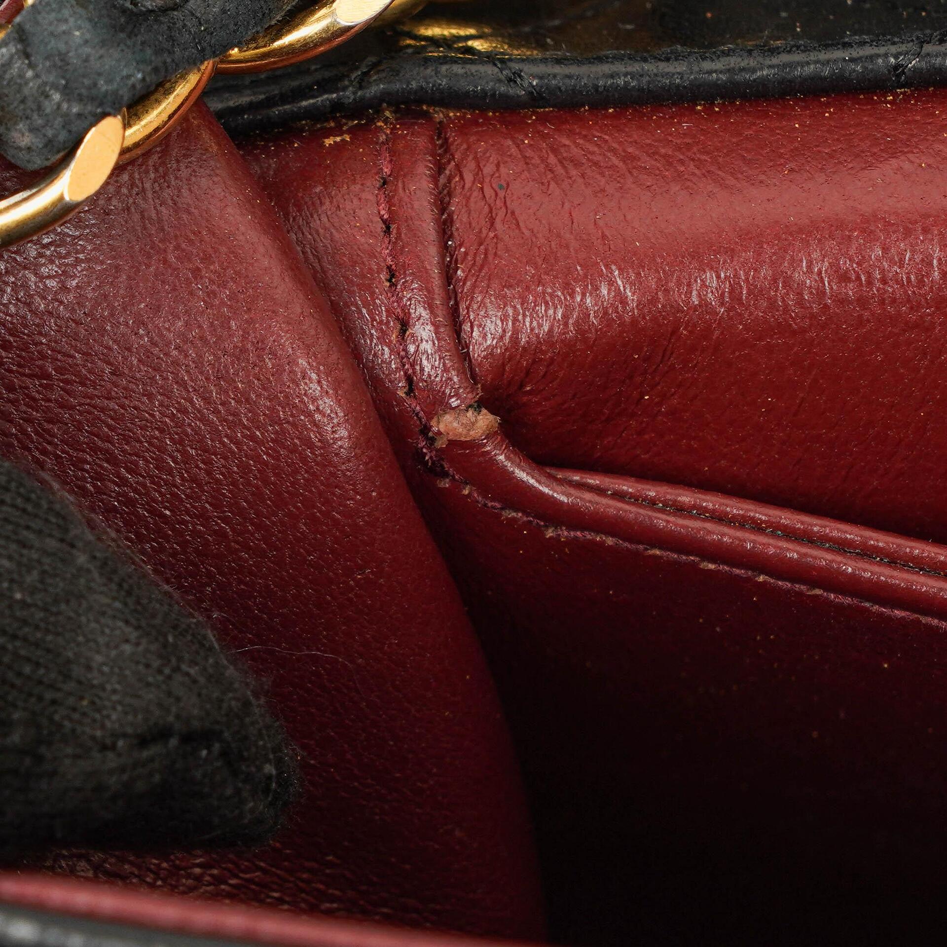 Chanel Classic Vintage Medium Trapeztasche aus schwarzem gestepptem Lammleder, 1989-1991