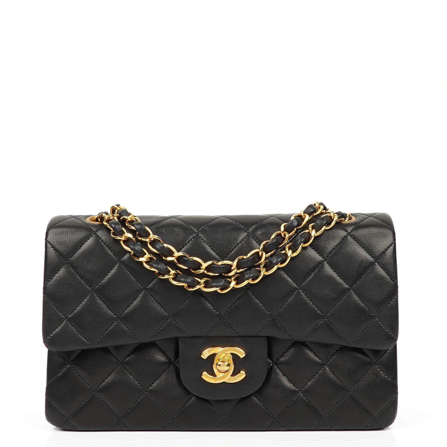 Chanel Classic Vintage Small Doppelklappen Tasche Schwarz gestepptes Lammleder mit 24K Goldplattierten Beschlägen