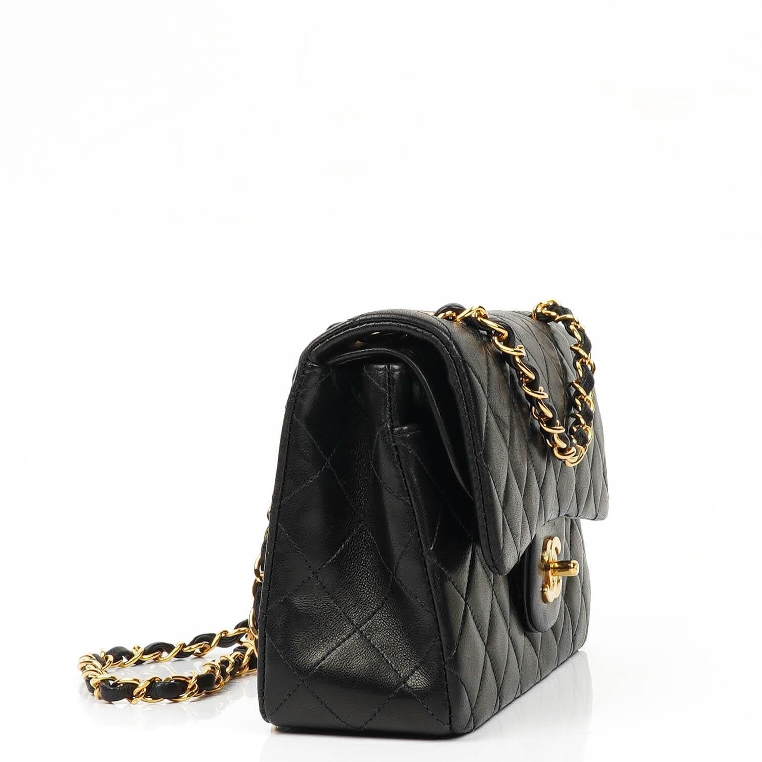 Chanel Classic Vintage Small Doppelklappen Tasche Schwarz gestepptes Lammleder mit 24K Goldplattierten Beschlägen