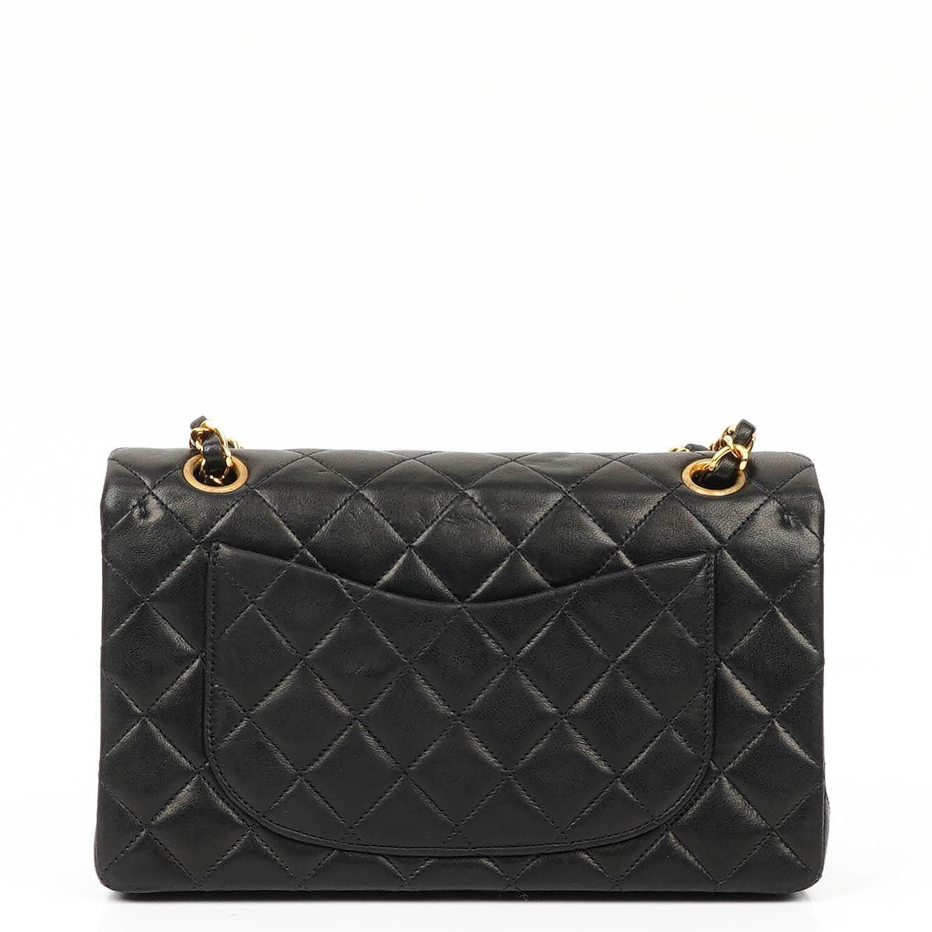 Chanel Classic Vintage Small Doppelklappen Tasche Schwarz gestepptes Lammleder mit 24K Goldplattierten Beschlägen