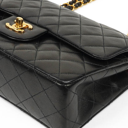 Chanel Classic Vintage Small Doppelklappen Tasche Schwarz gestepptes Lammleder mit 24K Goldplattierten Beschlägen