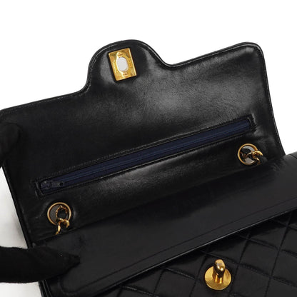Chanel Classic Vintage Small Doppelklappen Tasche Marineblau gestepptes Lammleder mit 24K Goldplattierten Beschlägen