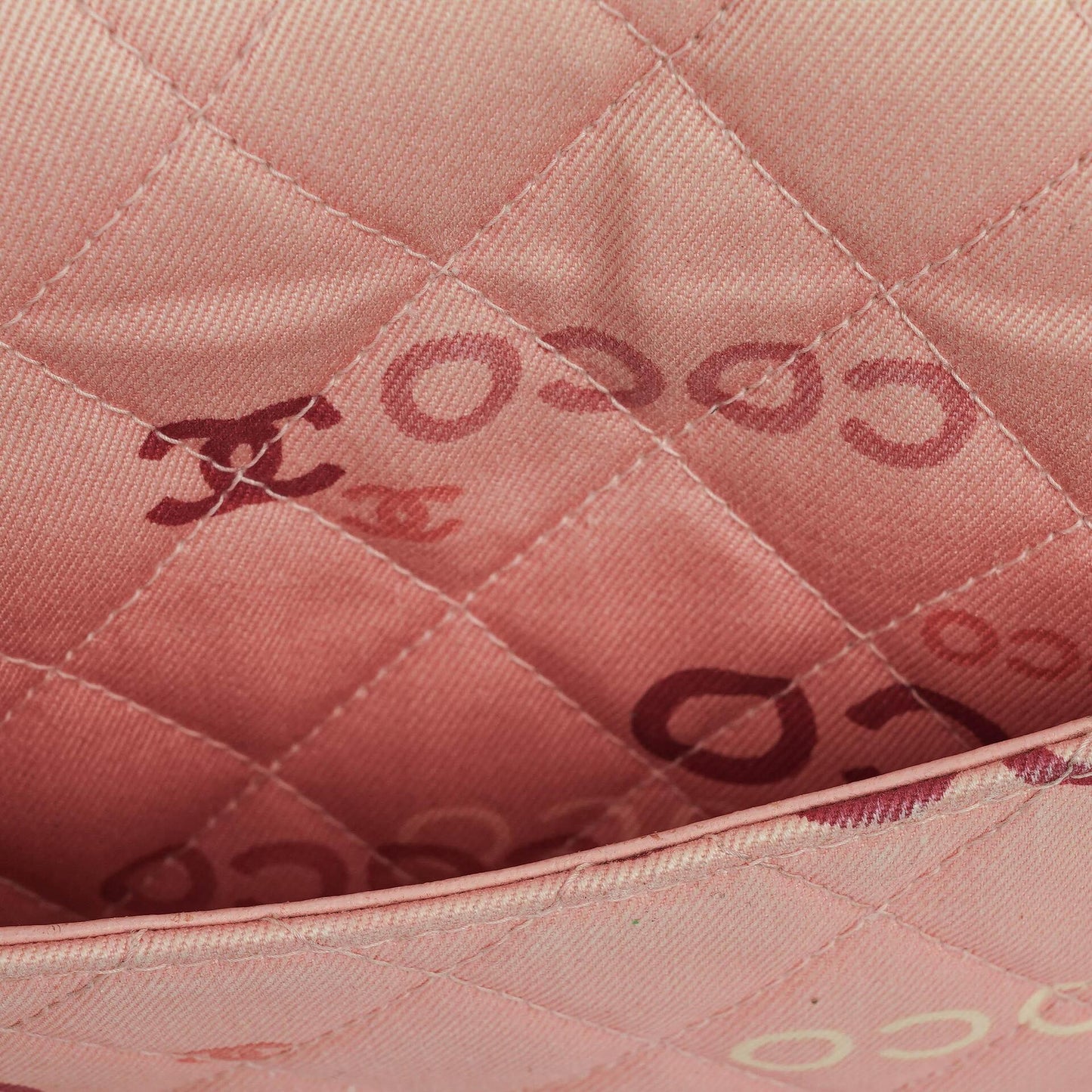 Chanel COCO Print Medium Classic Double Flap Tasche mit 24K vergoldeten Beschlägen