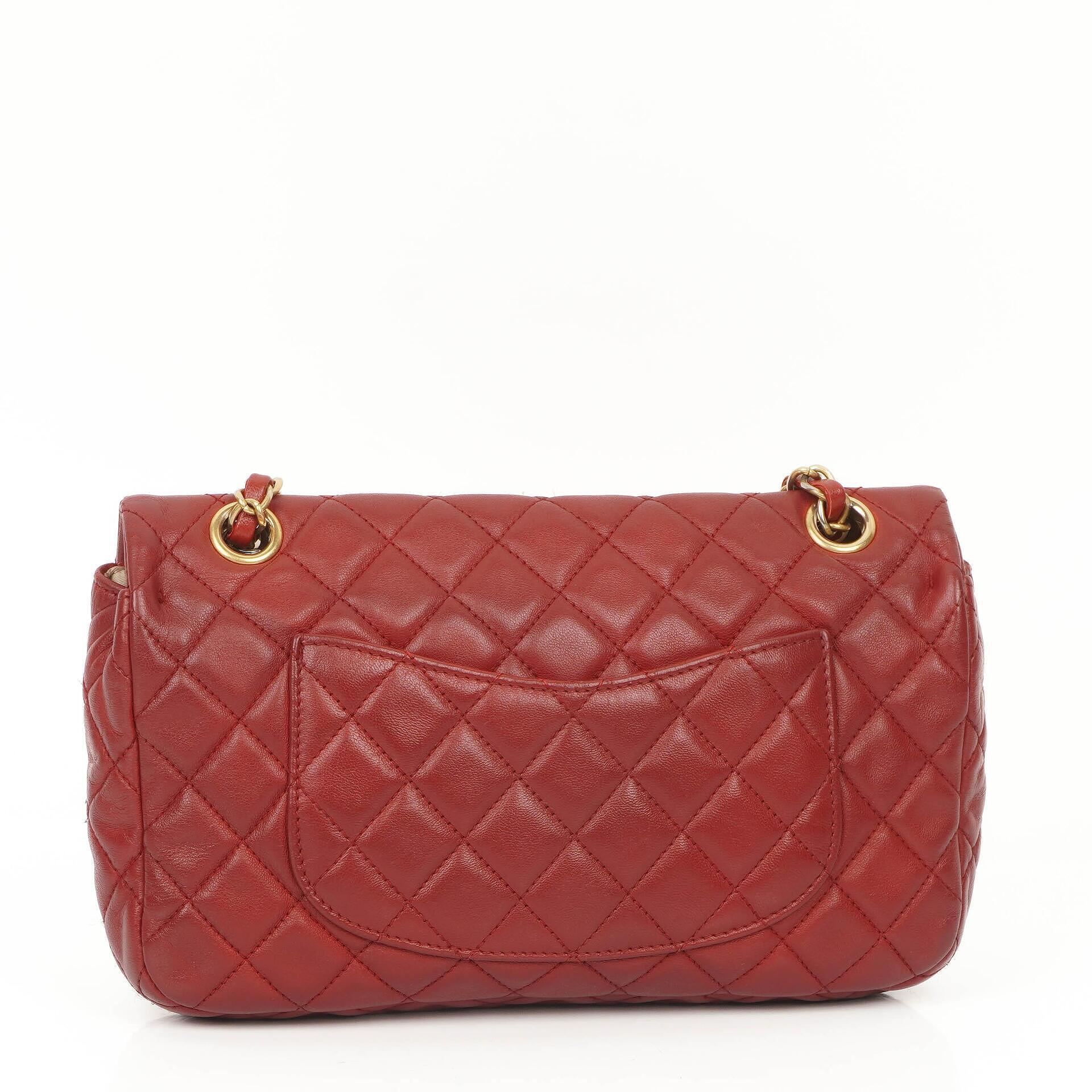 Chanel Cruise Charm Medium Flap Tasche Lammleder