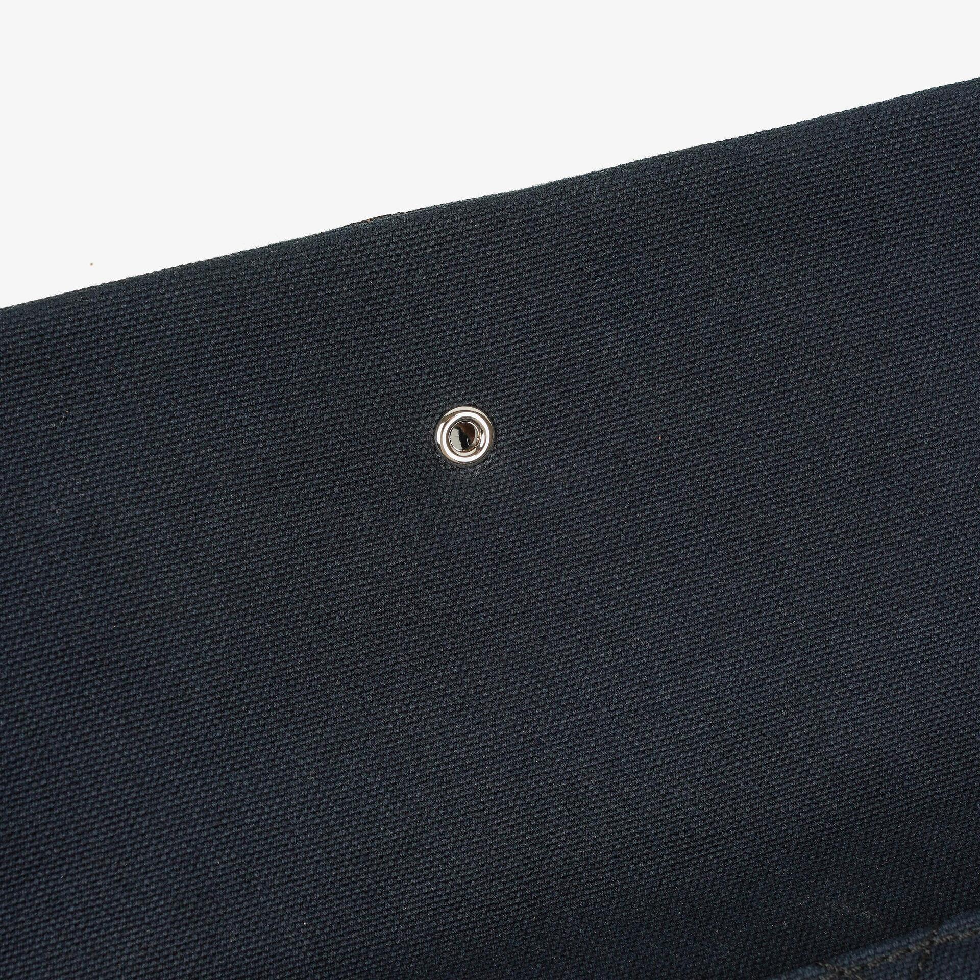 Chanel Cruise Line Clutch in Navy