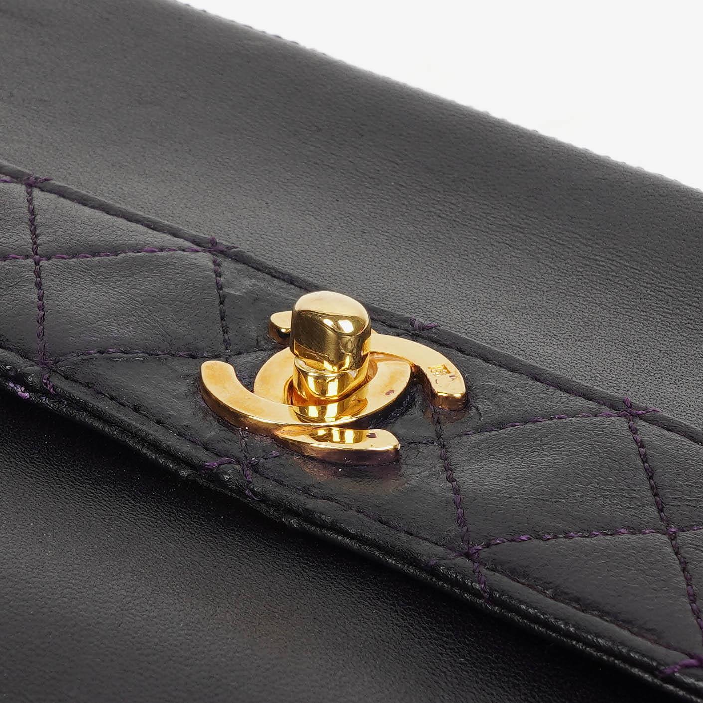 Chanel Vintage Mini Trapeze Classic Single Flap Bag Dunkelviolett Gequiltetes Lammleder