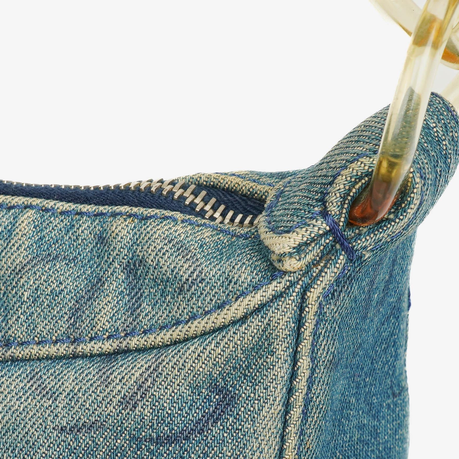 Chanel Denim CC kleine Hobo Tasche