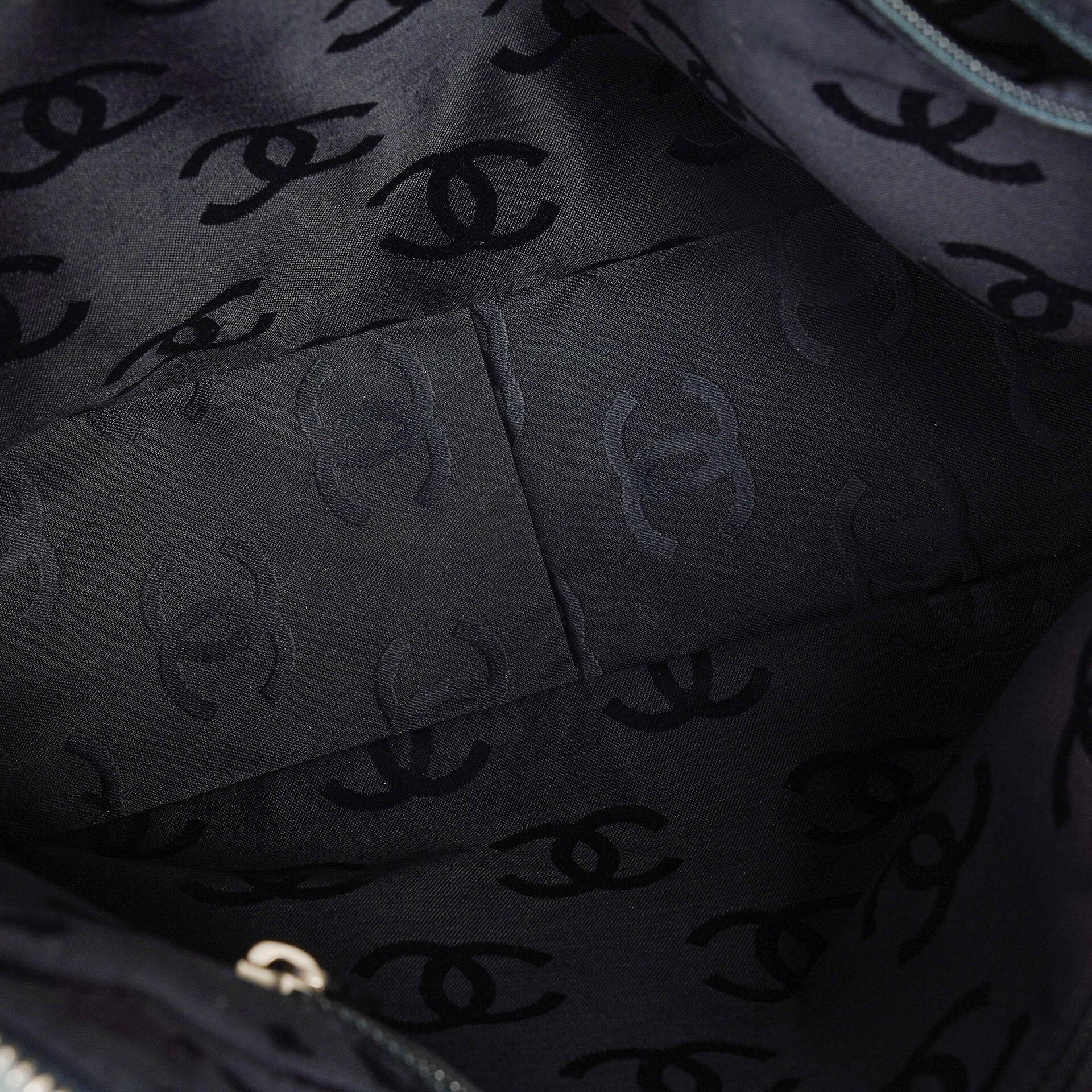 Chanel Denim CC kleine Hobo Tasche