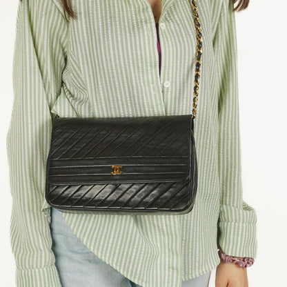 Chanel Diagonal Medium Classic Single Flap Tasche aus schwarzem gestepptem Lammleder mit 24K vergoldeter Hardware