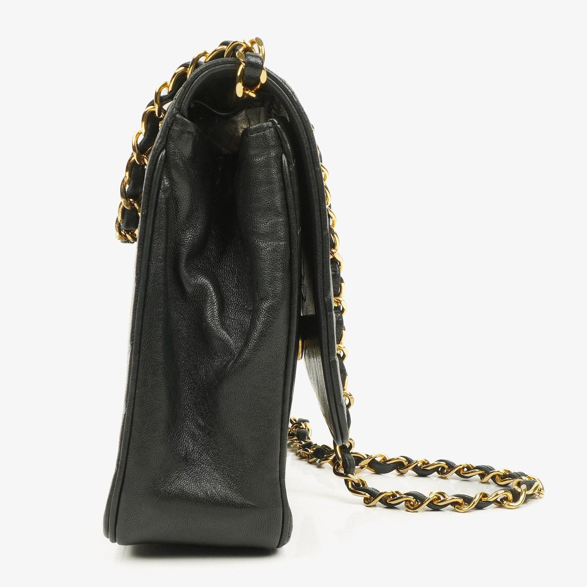 Chanel Diagonal Medium Classic Single Flap Tasche aus schwarzem gestepptem Lammleder mit 24K vergoldeter Hardware