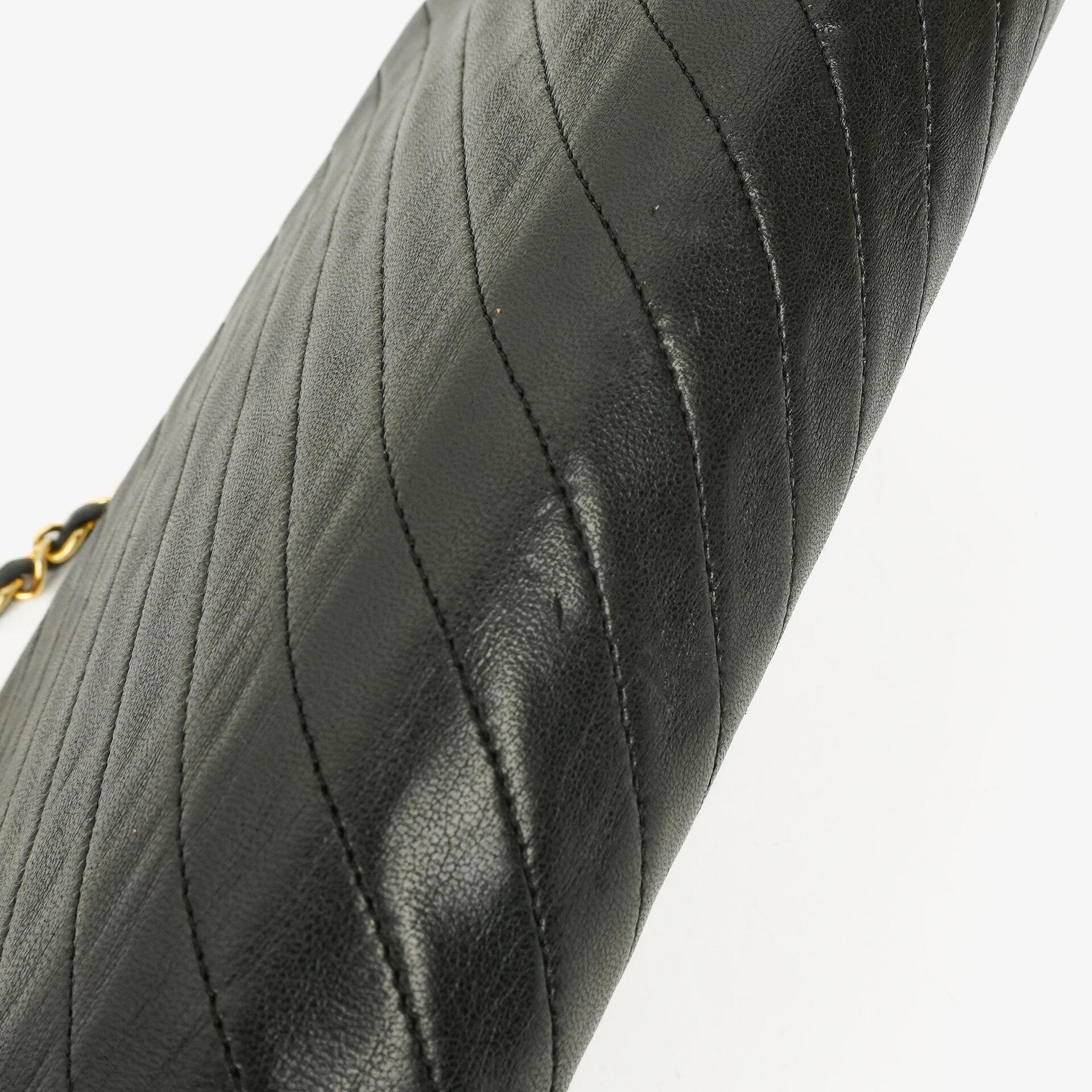 Chanel Diagonal Medium Classic Single Flap Tasche aus schwarzem gestepptem Lammleder mit 24K vergoldeter Hardware