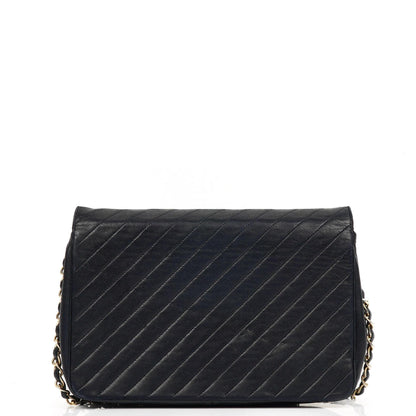 Chanel Diagonal Medium Classic marineblau gestepptes Lammleder Single Flap Bag mit 24K goldplattierten Beschlägen