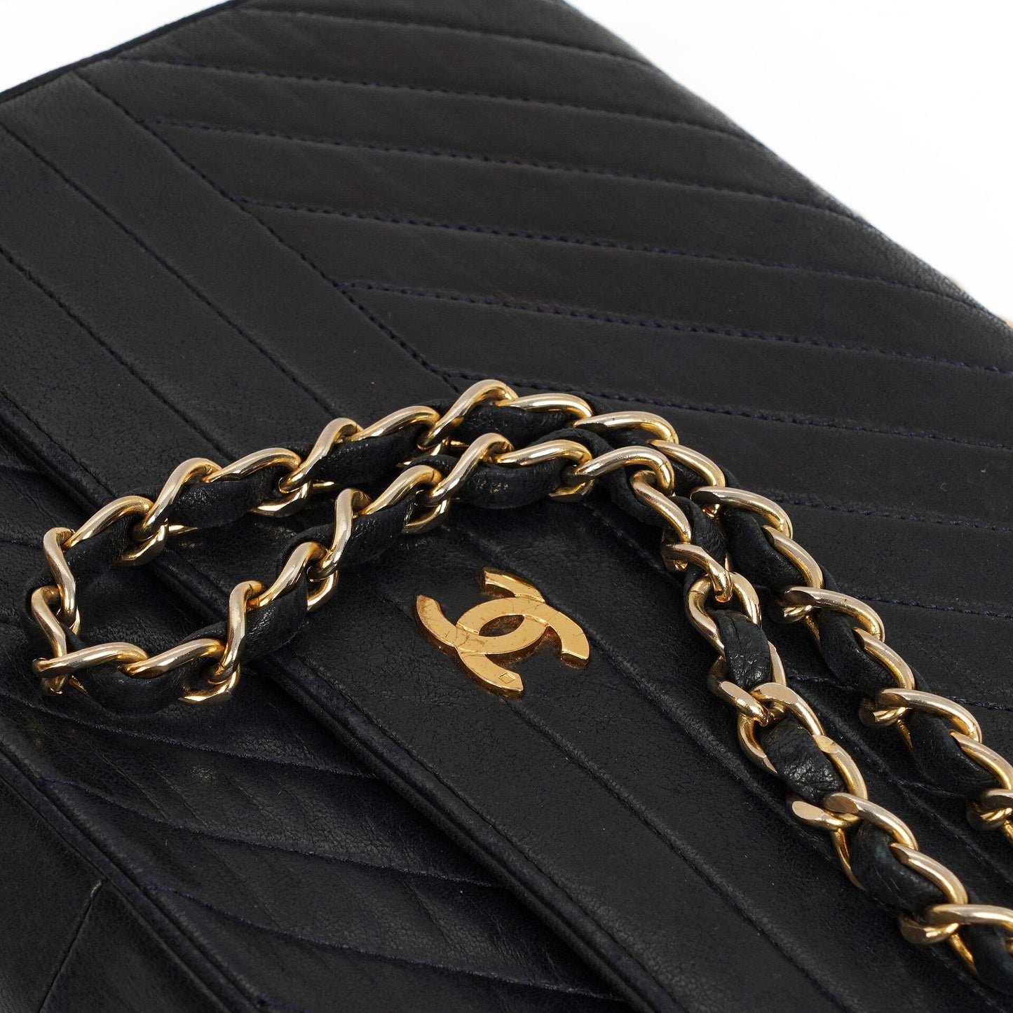 Chanel Diagonal Medium Classic marineblau gestepptes Lammleder Single Flap Bag mit 24K goldplattierten Beschlägen