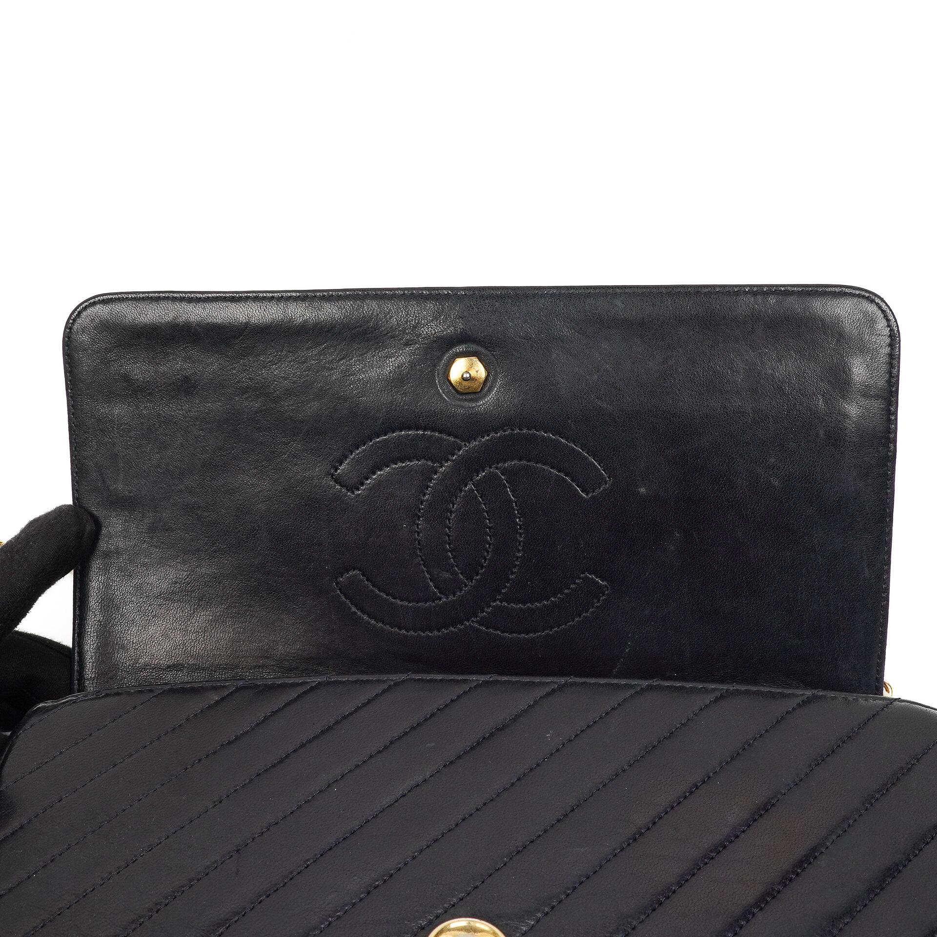 Chanel Diagonal Medium Classic marineblau gestepptes Lammleder Single Flap Bag mit 24K goldplattierten Beschlägen