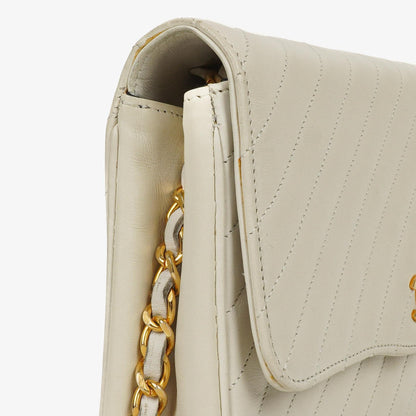 Chanel Small Classic Single Flap Tasche aus diagonal gestepptem Lammleder mit 24K vergoldeten Beschlägen