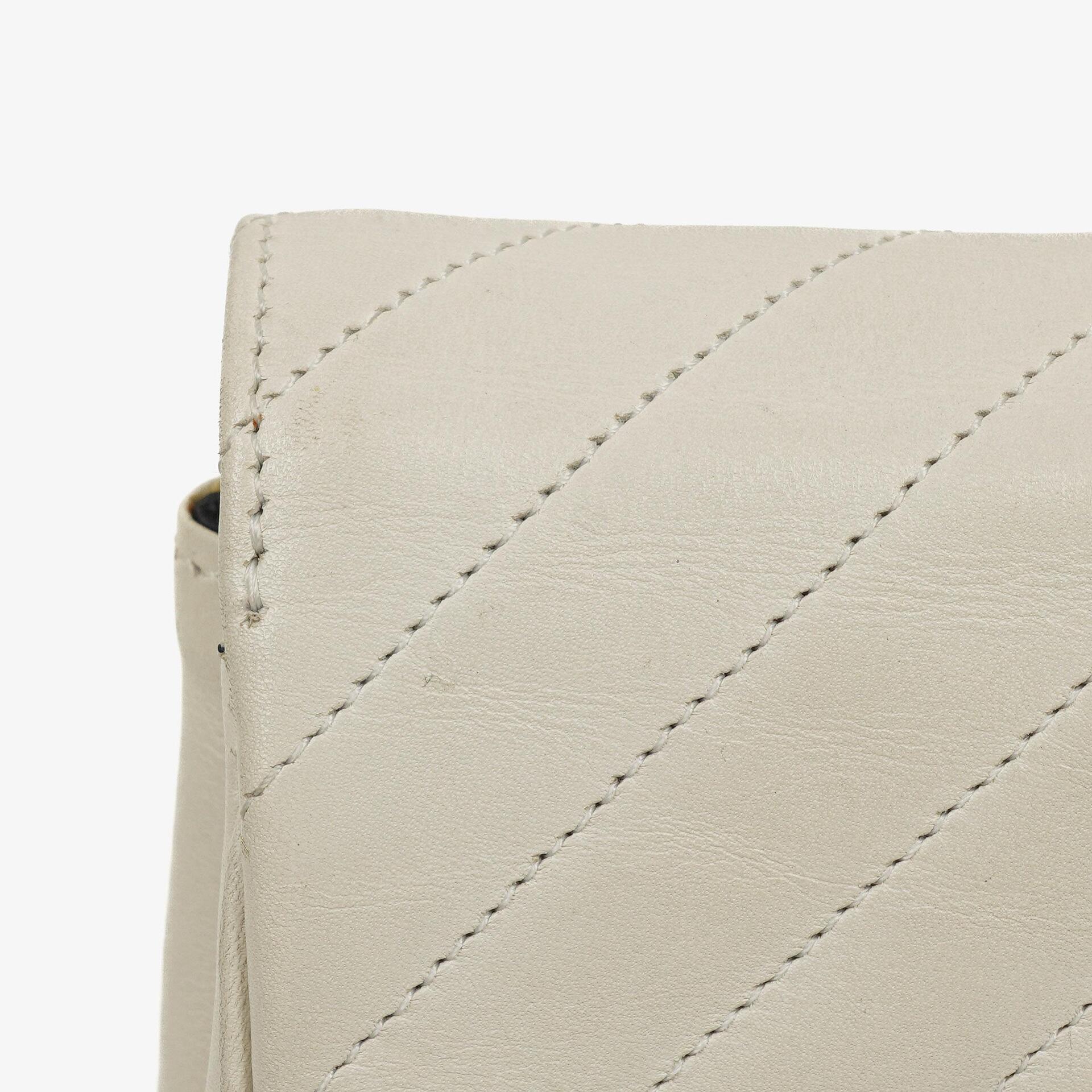 Chanel Small Classic Single Flap Tasche aus diagonal gestepptem Lammleder mit 24K vergoldeten Beschlägen