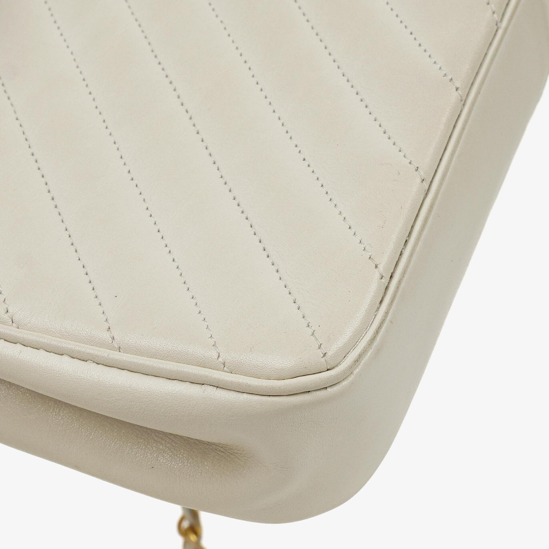 Chanel Small Classic Single Flap Tasche aus diagonal gestepptem Lammleder mit 24K vergoldeten Beschlägen