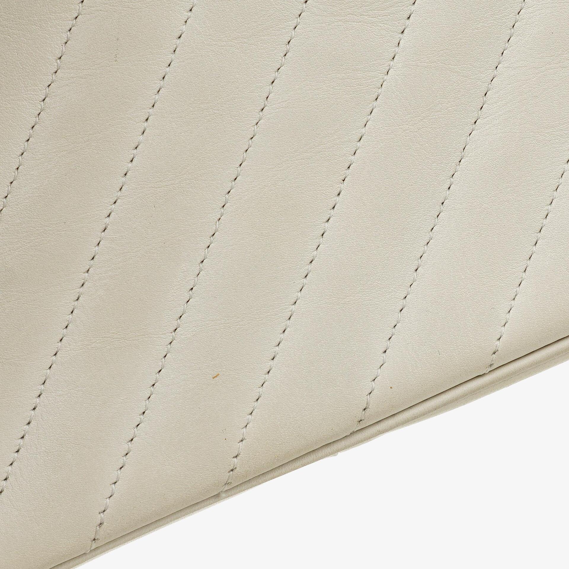 Chanel Small Classic Single Flap Tasche aus diagonal gestepptem Lammleder mit 24K vergoldeten Beschlägen