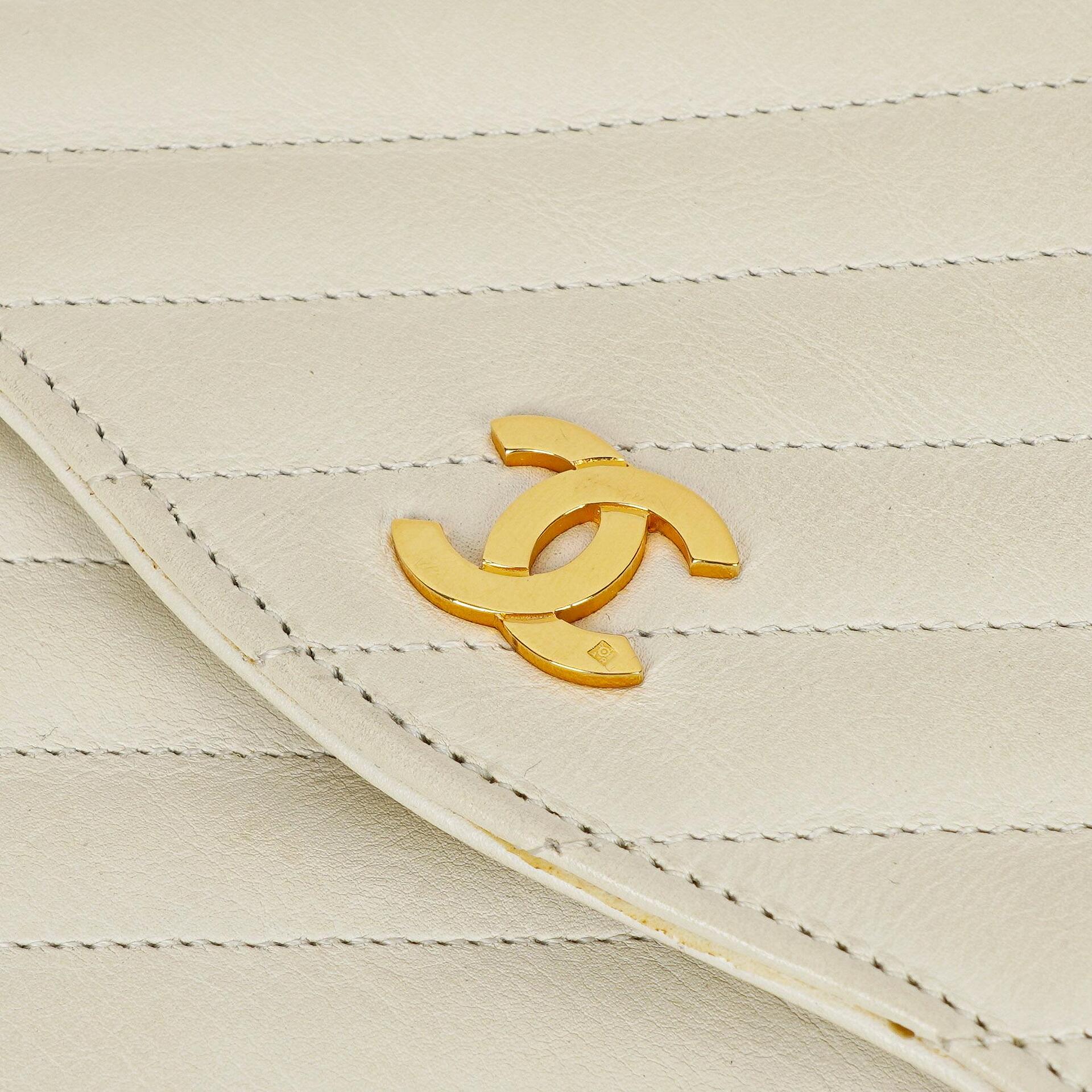 Chanel Small Classic Single Flap Tasche aus diagonal gestepptem Lammleder mit 24K vergoldeten Beschlägen
