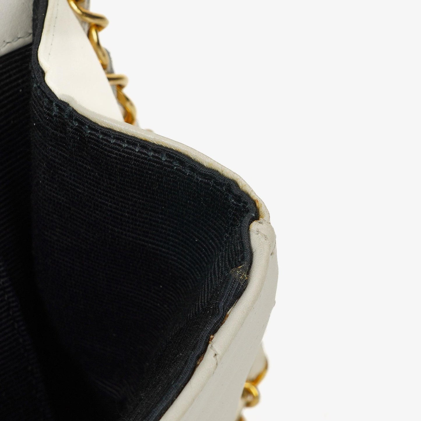 Chanel Small Classic Single Flap Tasche aus diagonal gestepptem Lammleder mit 24K vergoldeten Beschlägen