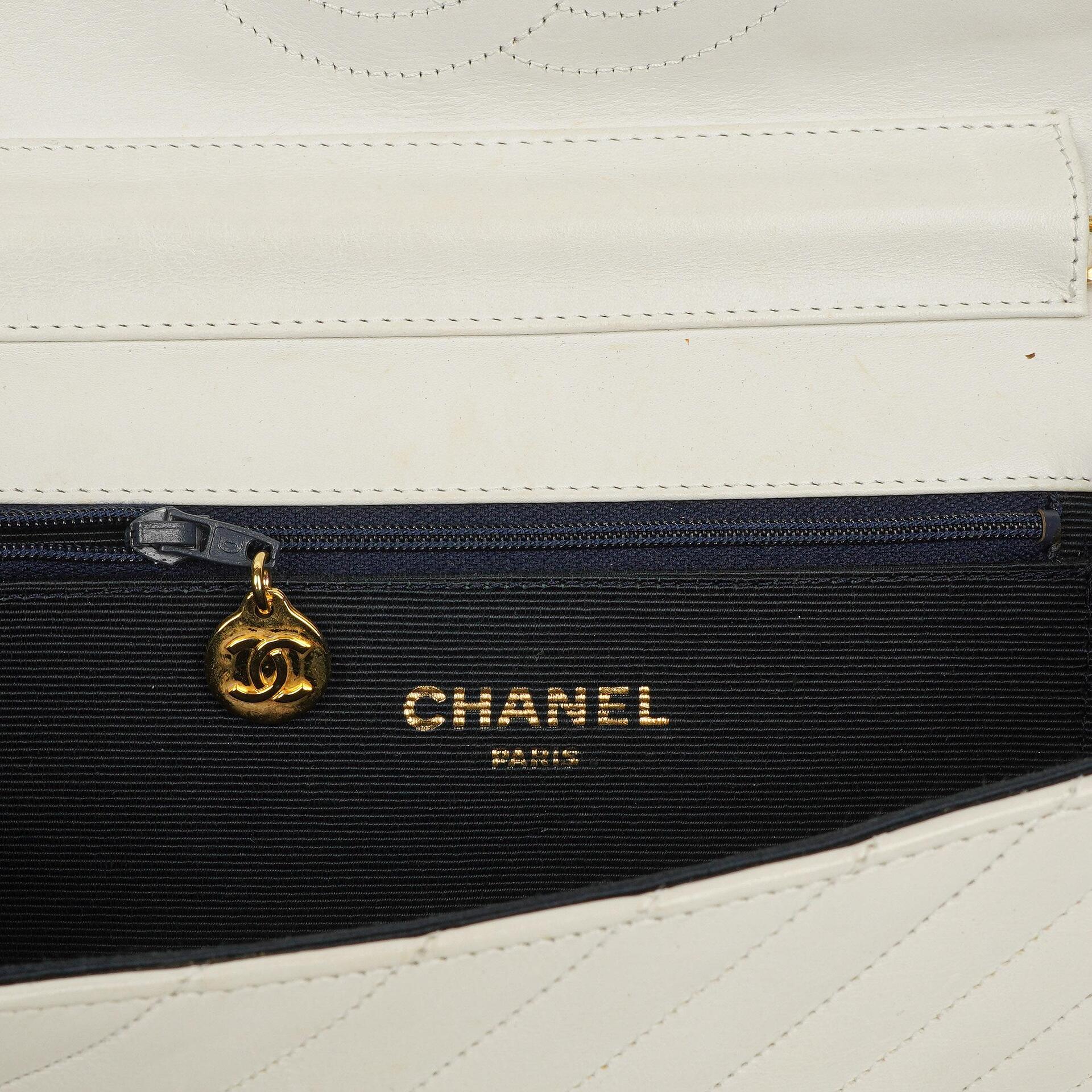 Chanel Small Classic Single Flap Tasche aus diagonal gestepptem Lammleder mit 24K vergoldeten Beschlägen