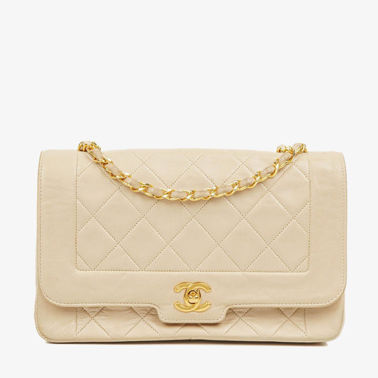 Chanel Diana Vintage Medium Flap Bag aus beigem gestepptem Lammleder mit 24K vergoldeten Beschlägen