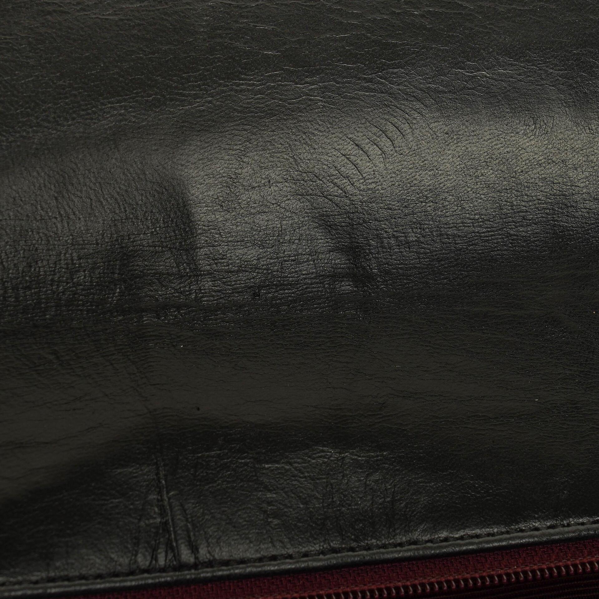 Chanel Diana Single Flap Tasche aus schwarzem vertikal gestepptem Lammleder mit 24K vergoldeter Hardware