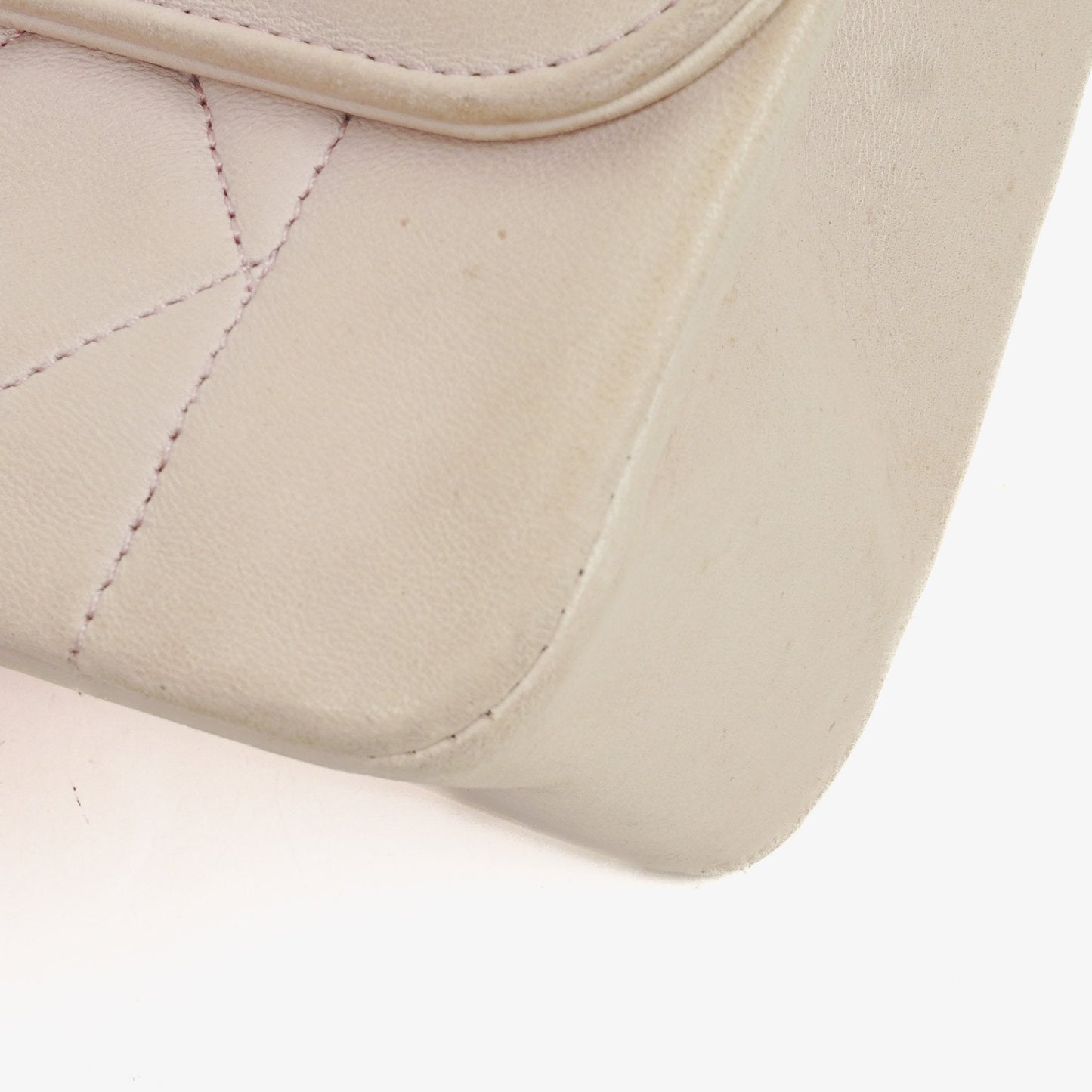 Chanel Diana Vintage Medium Flap Tasche aus gestepptem Lammleder mit 24K vergoldeter Hardware