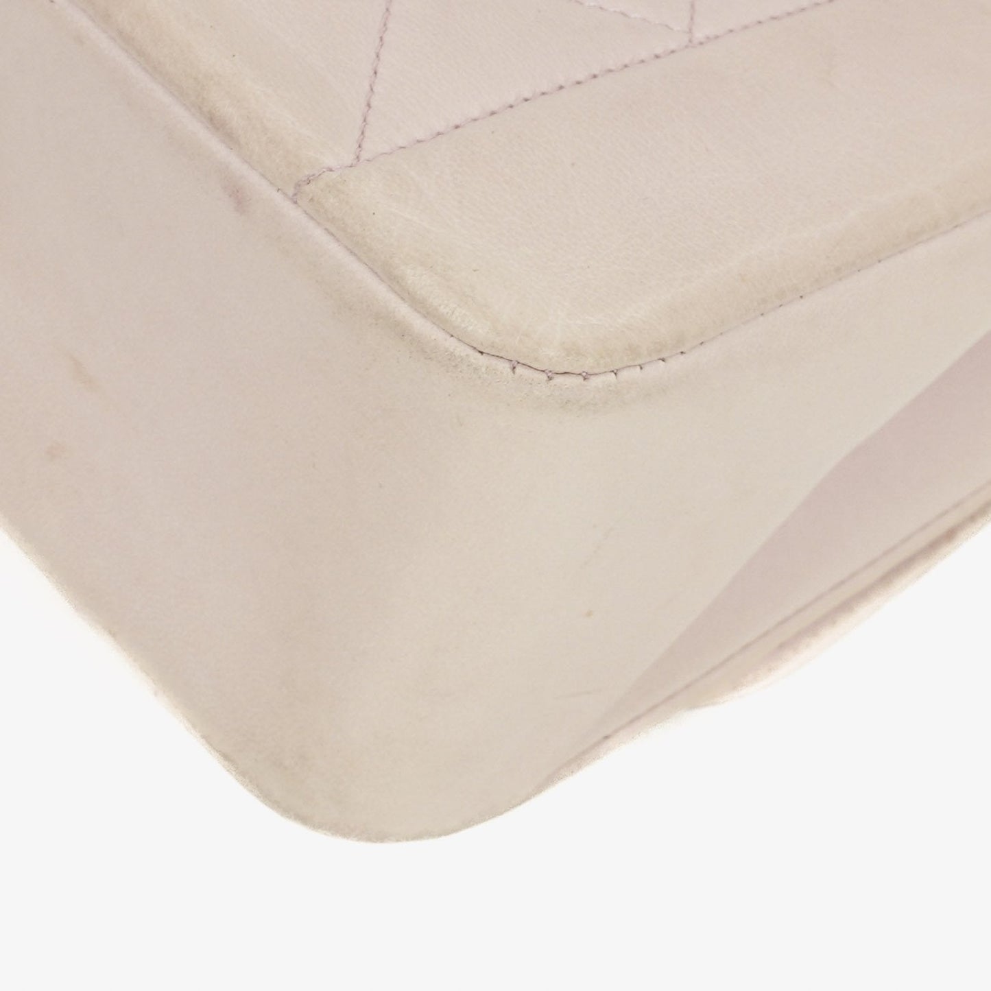 Chanel Diana Vintage Medium Flap Tasche aus gestepptem Lammleder mit 24K vergoldeter Hardware