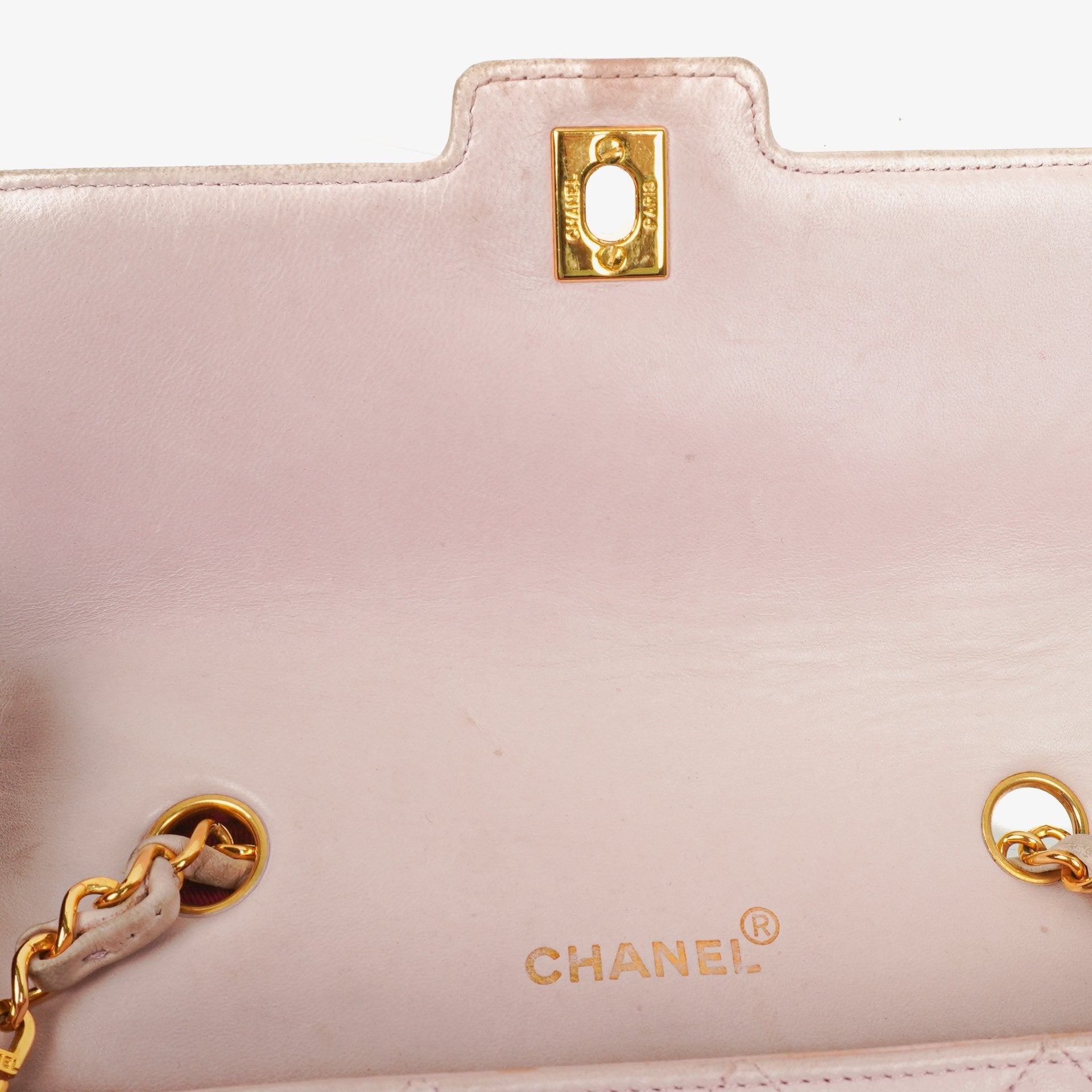 Chanel Diana Vintage Medium Flap Tasche aus gestepptem Lammleder mit 24K vergoldeter Hardware
