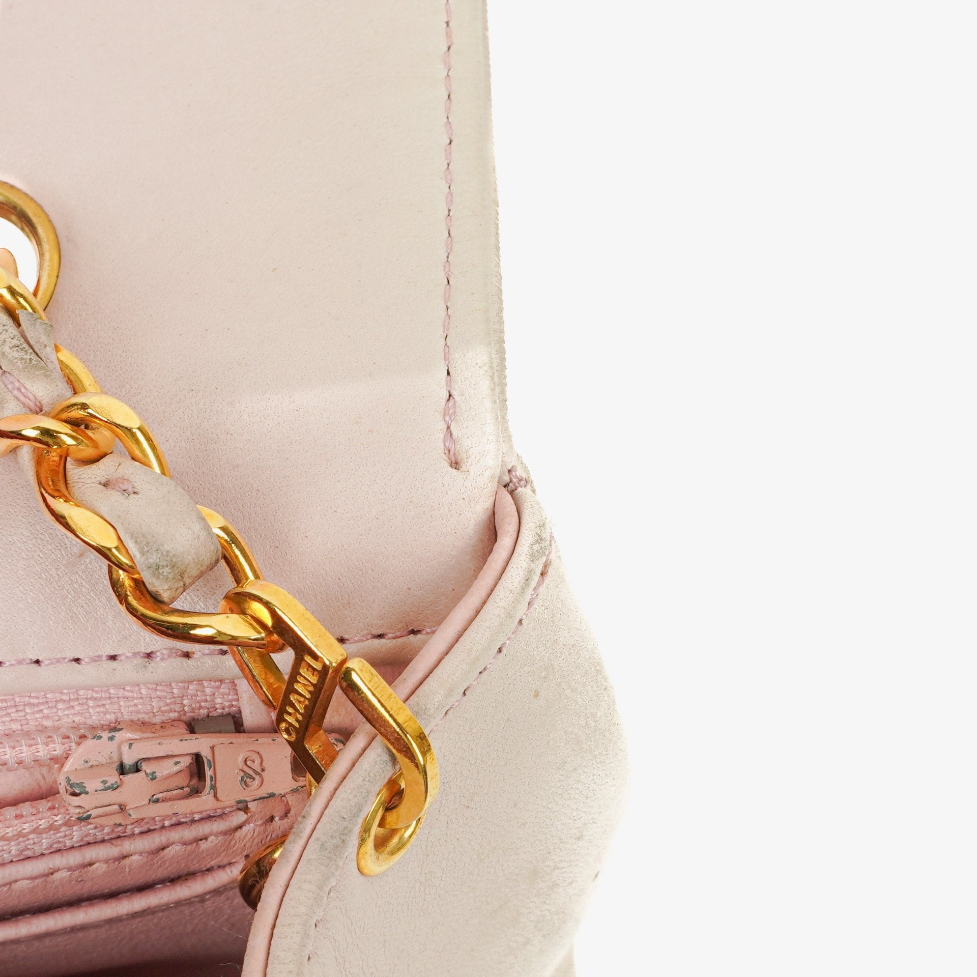 Chanel Diana Vintage Medium Flap Tasche aus gestepptem Lammleder mit 24K vergoldeter Hardware