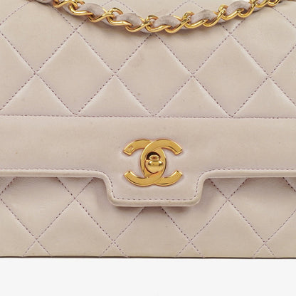Chanel Diana Vintage Medium Flap Tasche aus gestepptem Lammleder mit 24K vergoldeter Hardware