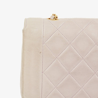 Chanel Diana Vintage Medium Flap Tasche aus gestepptem Lammleder mit 24K vergoldeter Hardware