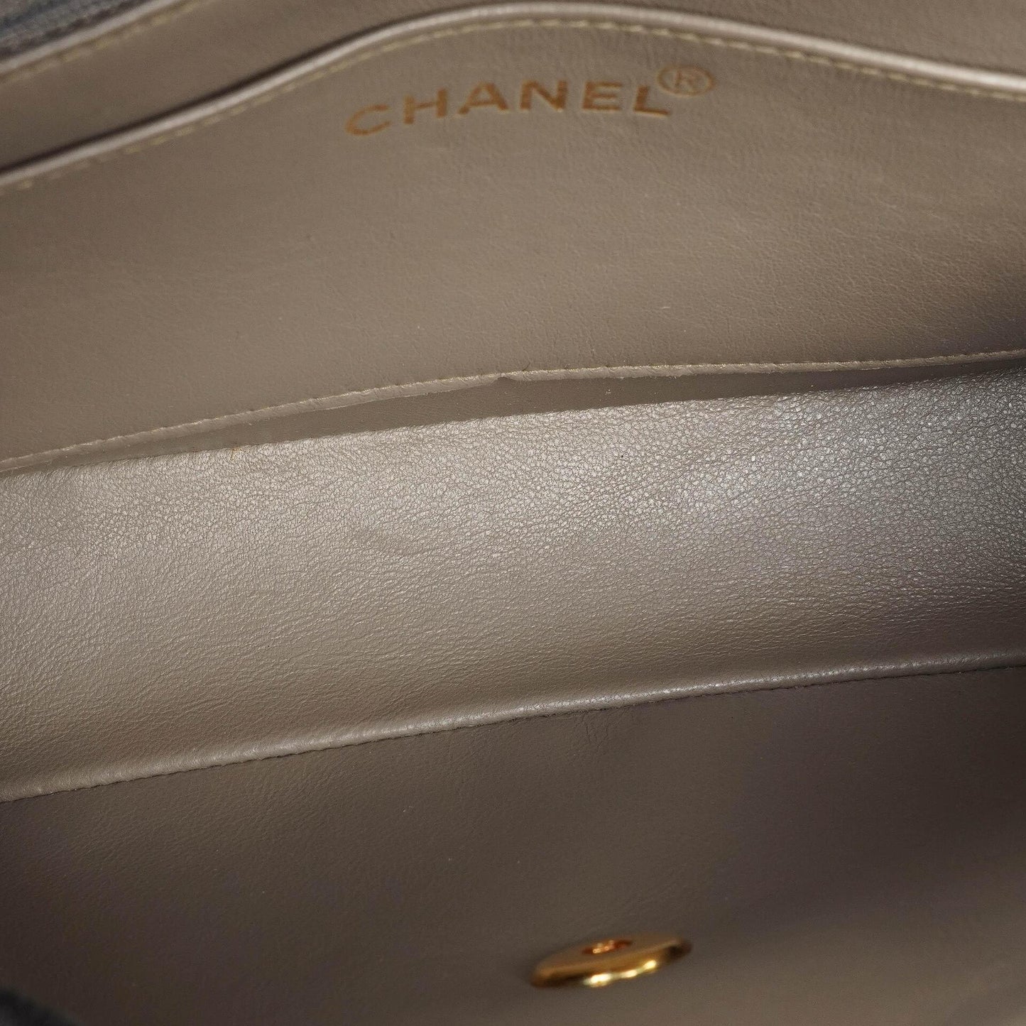 Chanel Diana Vertical Single Flap Bag, Gestepptes Leder, 24K Goldplattierte Hardware