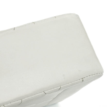 Chanel Diana Vintage Medium Flap Tasche aus weißem gestepptem Lammleder mit 24K vergoldeter Hardware