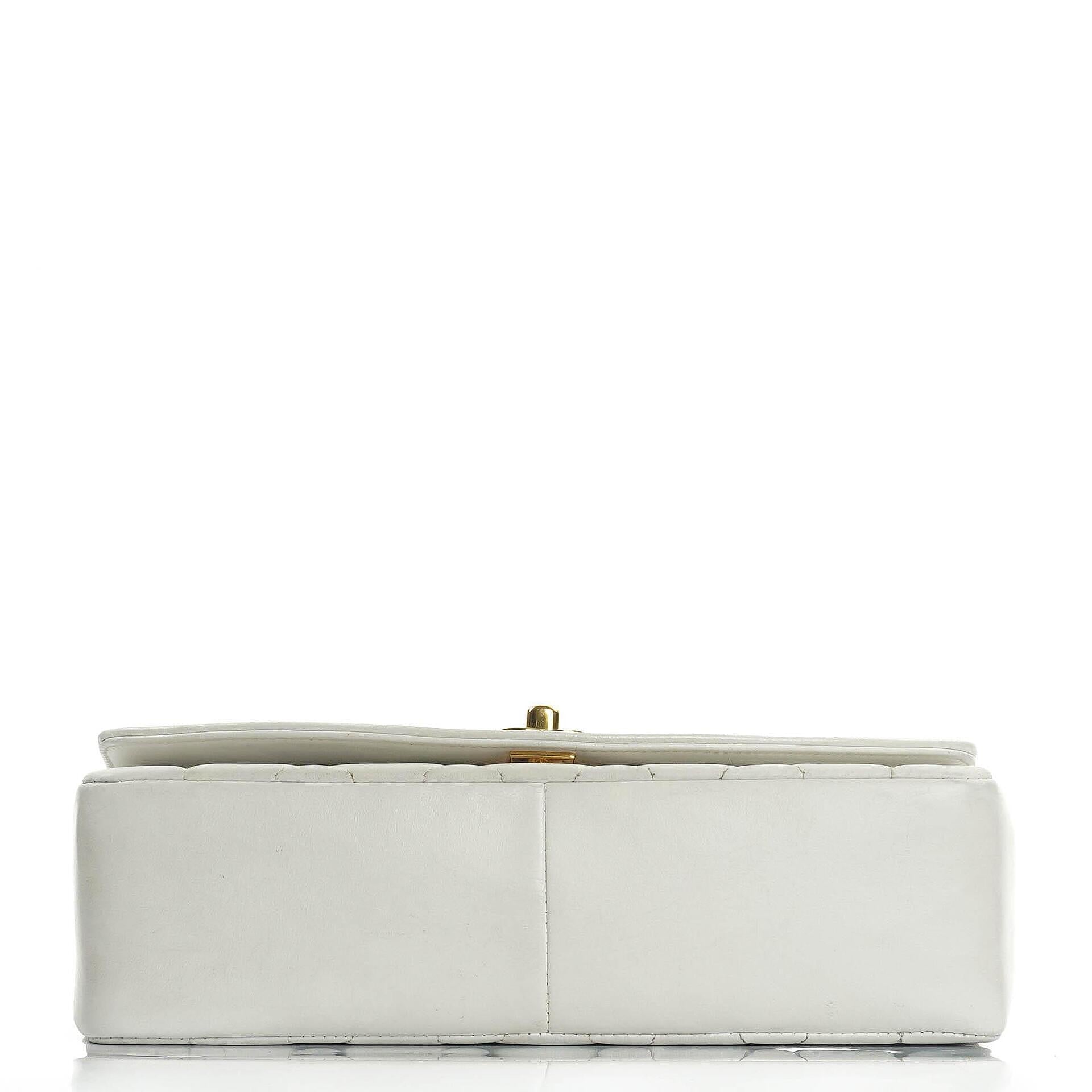 Chanel Diana Vintage Medium Flap Tasche aus weißem gestepptem Lammleder mit 24K vergoldeter Hardware