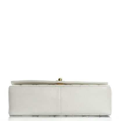 Chanel Diana Vintage Medium Flap Tasche aus weißem gestepptem Lammleder mit 24K vergoldeter Hardware