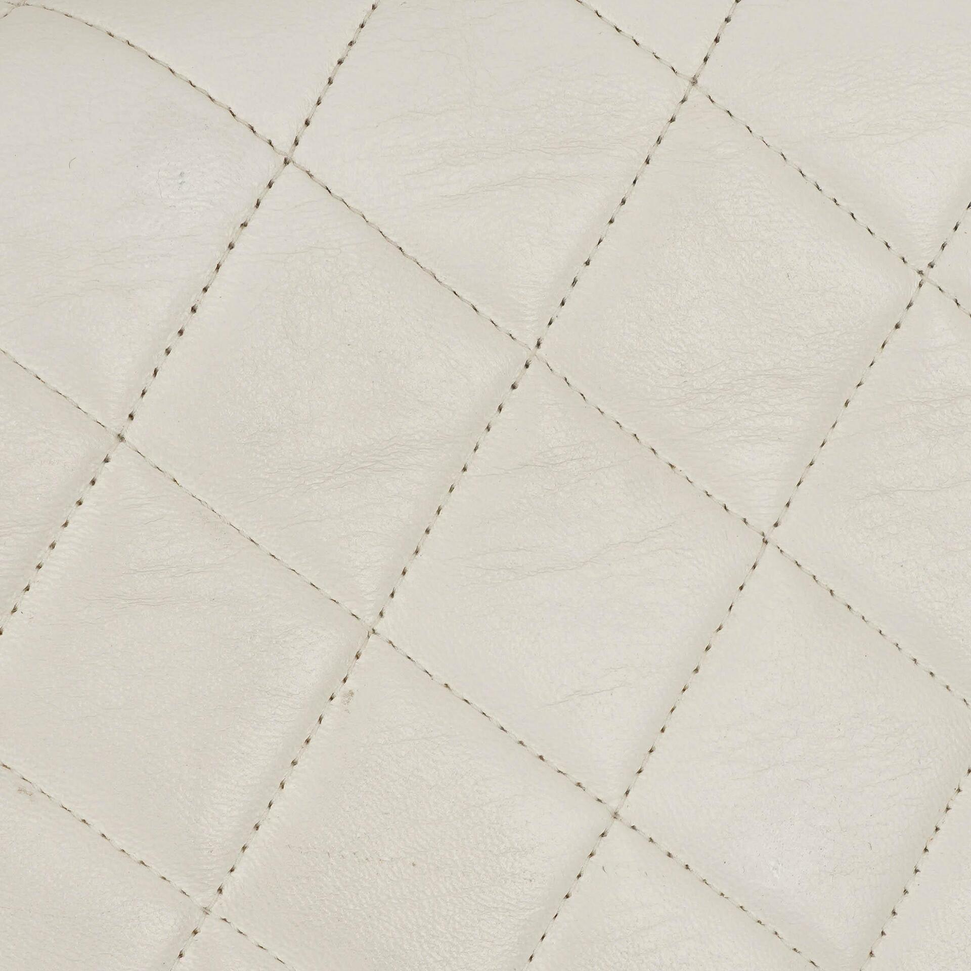 Chanel Diana Vintage Medium Flap Tasche aus weißem gestepptem Lammleder mit 24K vergoldeter Hardware