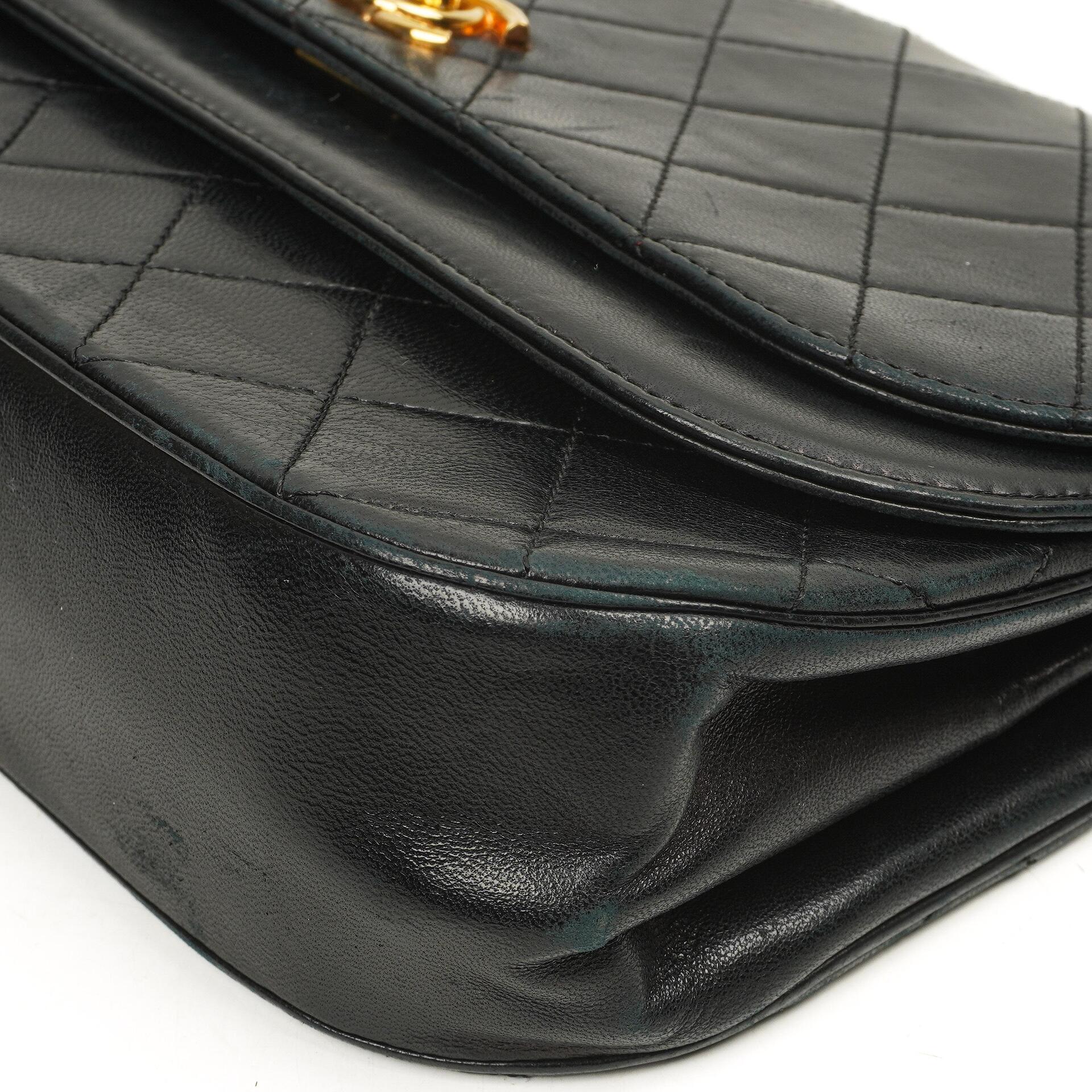 Chanel Double Flap Halbmond Schwarz Lammleder Mit 24K Vergoldeten Beschlägen