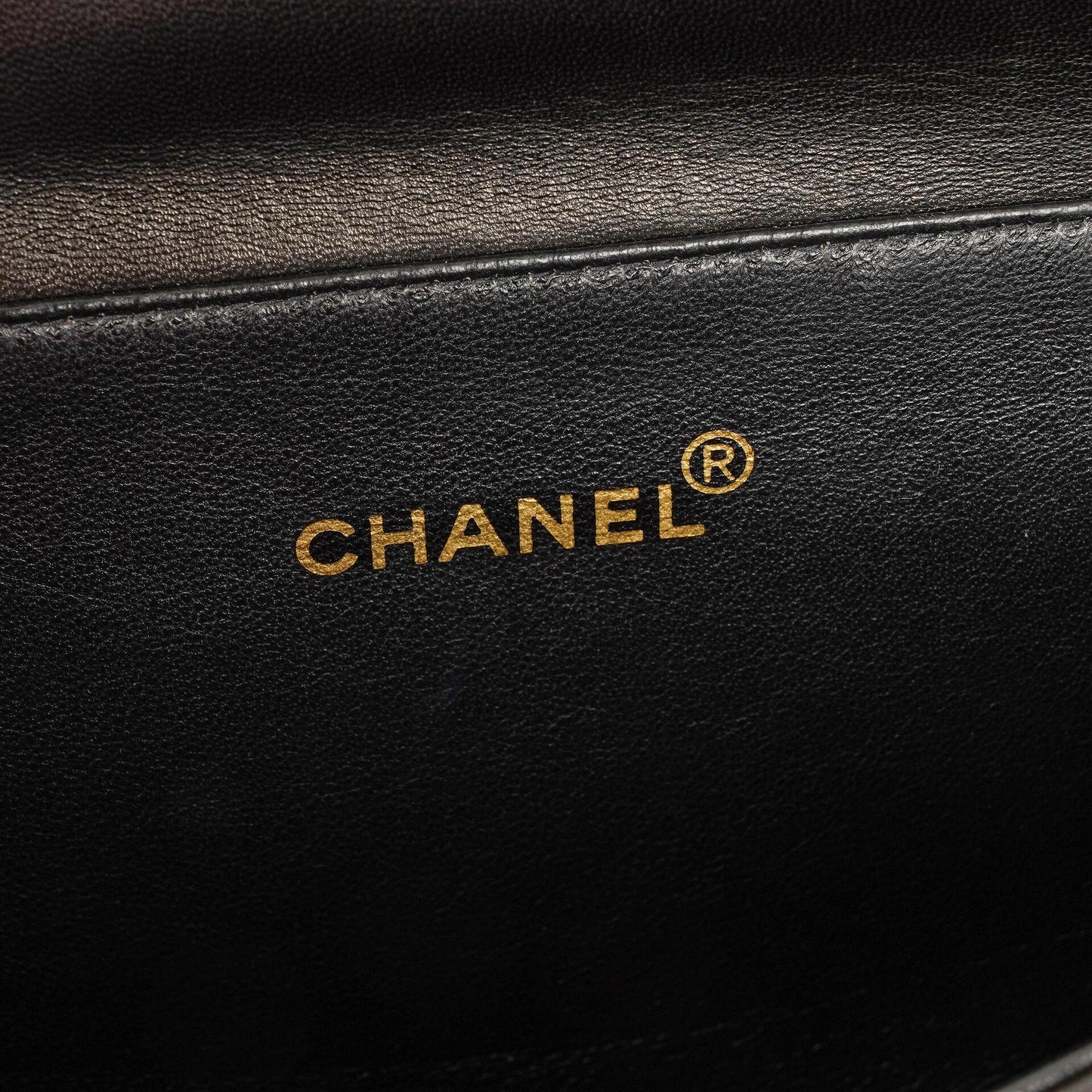 Chanel Wendedesign Clutch aus schwarzem Lammleder mit 24K-vergoldeten Beschlägen