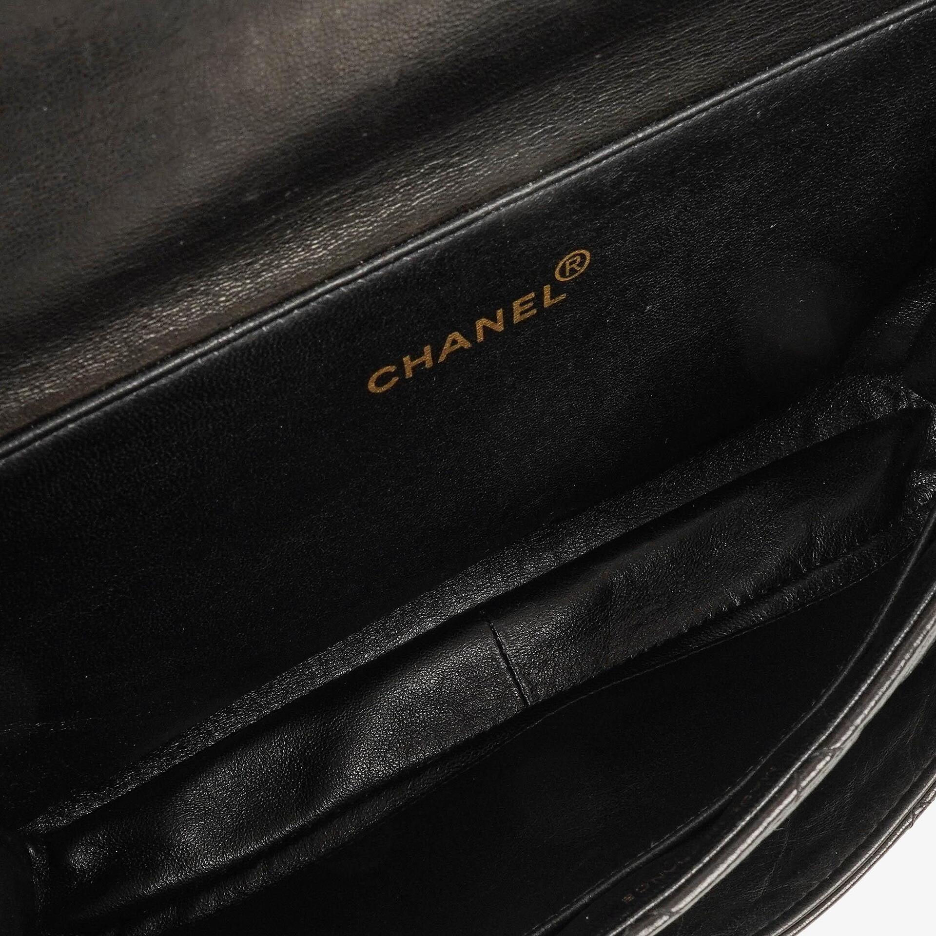 Chanel Wendedesign Clutch aus schwarzem Lammleder mit 24K-vergoldeten Beschlägen